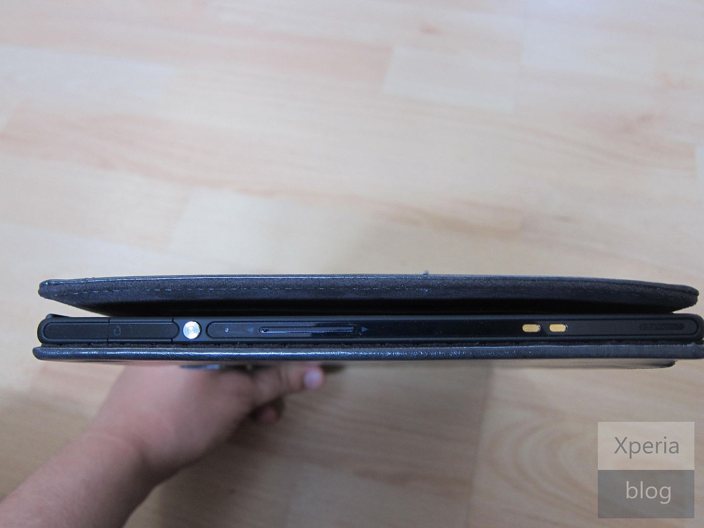 Zenus Masstige Neo Classic Xperia Tablet Z case review Xperia Blog